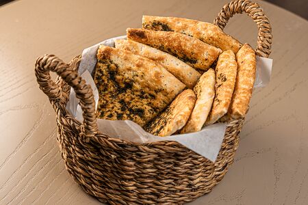 Фокачча с пряными травами