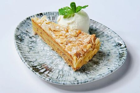 Миндальный с пломбиром