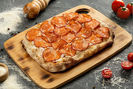 Пицца римская с пепперони 