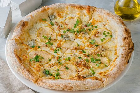 Груша с горгонзолой и медом 