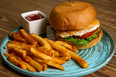 Сырный бургер с куриной котлетой