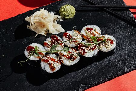 Ролл Унаги маки