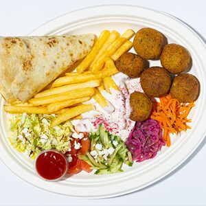 Большой Фалафель на тарелке