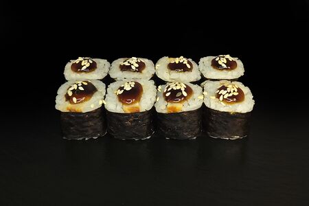 Унаги маки с угрём