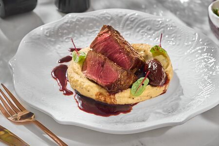 Филе миньон с трюфельным пюре 