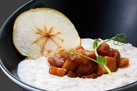 Каша овсяная с карамелиз яблоком