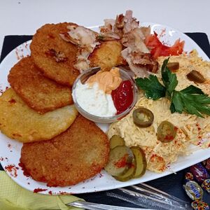 Драники с грибным соусом 