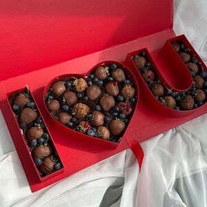 Клубника в шоколаде i love u 1
