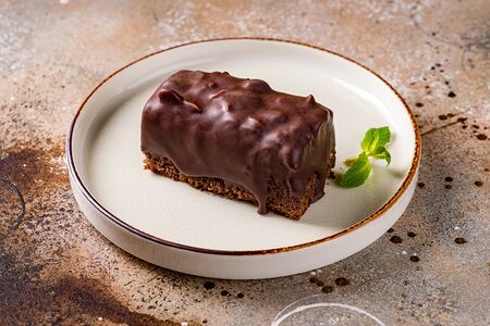 Пирожное Сникерс