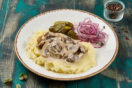 Бефстроганов