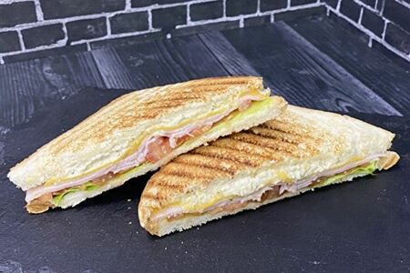 Сендвич с ветчиной и сыром