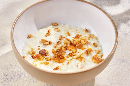 Рисовая каша с курагой и кедровым орехом