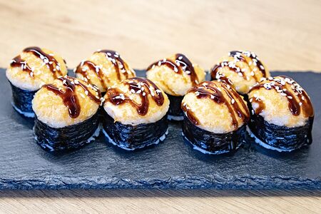 Запеченные мини-роллы Люкс с лососем