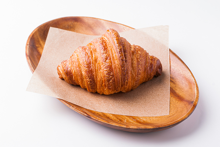 Круассан свежевыпеченный