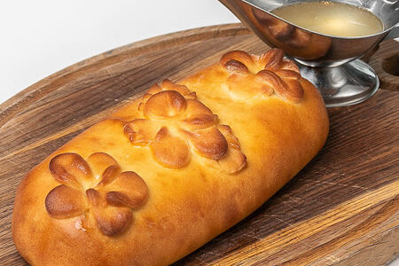 Кулебяка мясная трехслойная