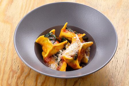 Равиоли с цыплёнком и шпинатом