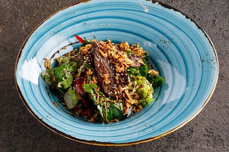 Стейк-салат с баветом