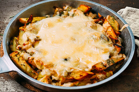 Сковородка со свининой и сыром