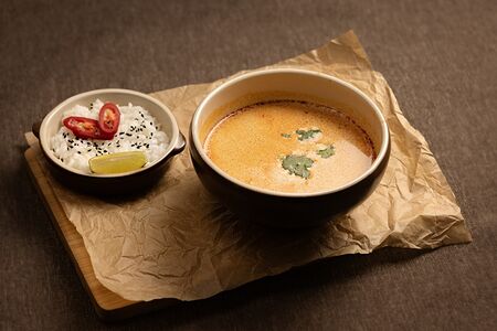 Том ям с морепродуктами