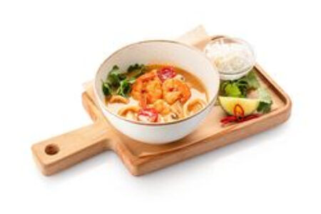 Том ям с креветками