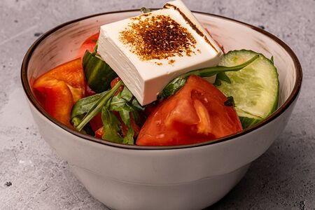 Овощной салат с брынзой