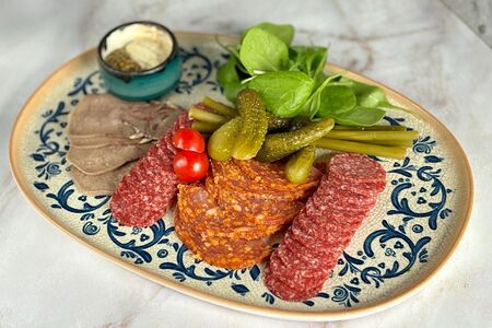 Мясная тарелка