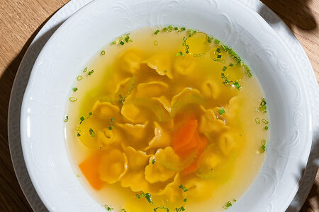 Куриный бульон с тортеллини