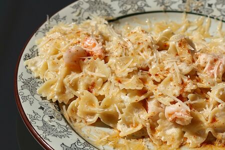 Фарфалле с креветками