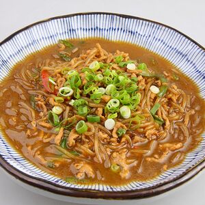 Жареная крахмальная лапша с мясом