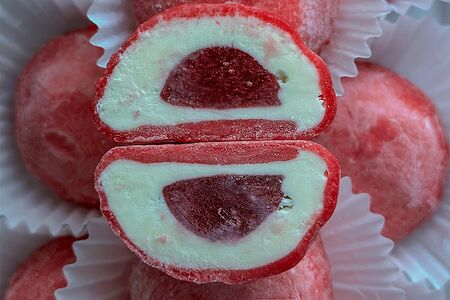 Моти-клубничное мороженое