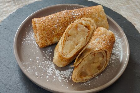 Блины с яблоком