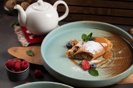 Штрудель с яблоком