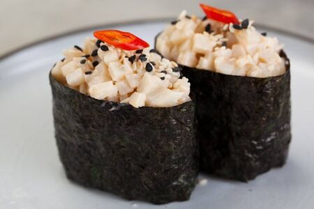 Гункан Спайси-кальмар