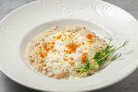 Ризотто с грибами и страчателлой