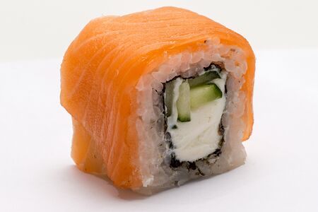 Ролл Филадельфия с огурцом