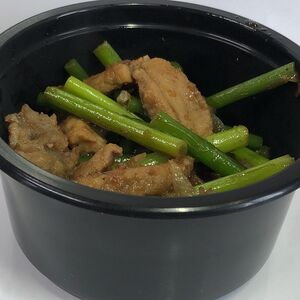 Теплый салат со свининой пульгоги