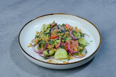 Салат грузинский с орехами 