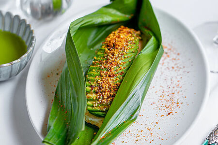 Лосось в банановых листьях