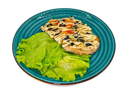 Свинина, запеченная с болгарским перцем и оливками