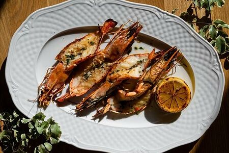 Тигровые креветки с чесночным маслом