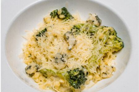 Птитим с броколли и соусом Дор Блю