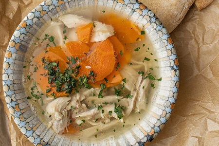 Куриный суп с лапшой