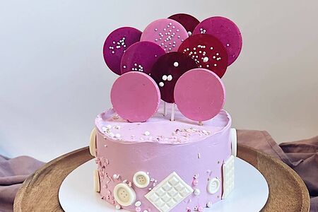 Детский торт №7 с леденцами Ваниль-клубника