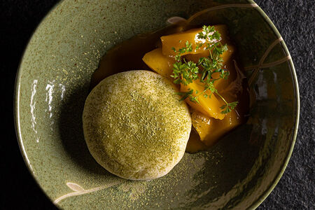 Моти с белым шоколадом и манго