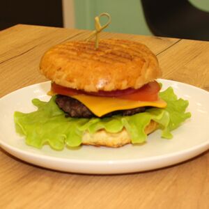 Бургер с телятиной