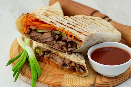 Шашлык из курицы в лаваше