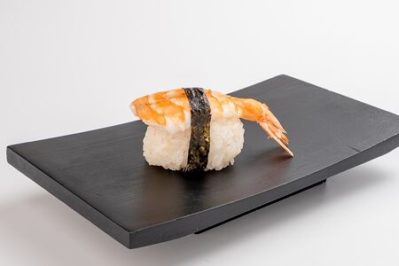 Суши с креветкой