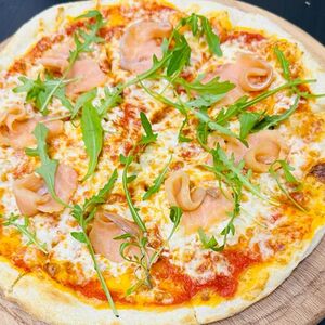 Лосось и рукола