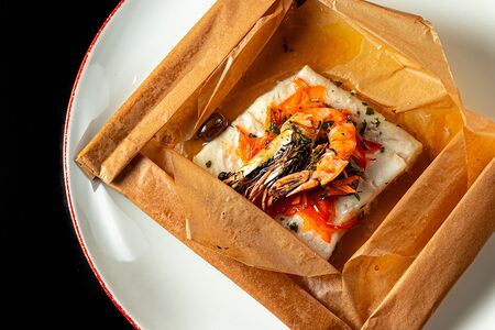 Треска, запеченная в пергаменте