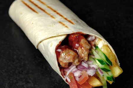 Гирос со свиным люля-кебабом